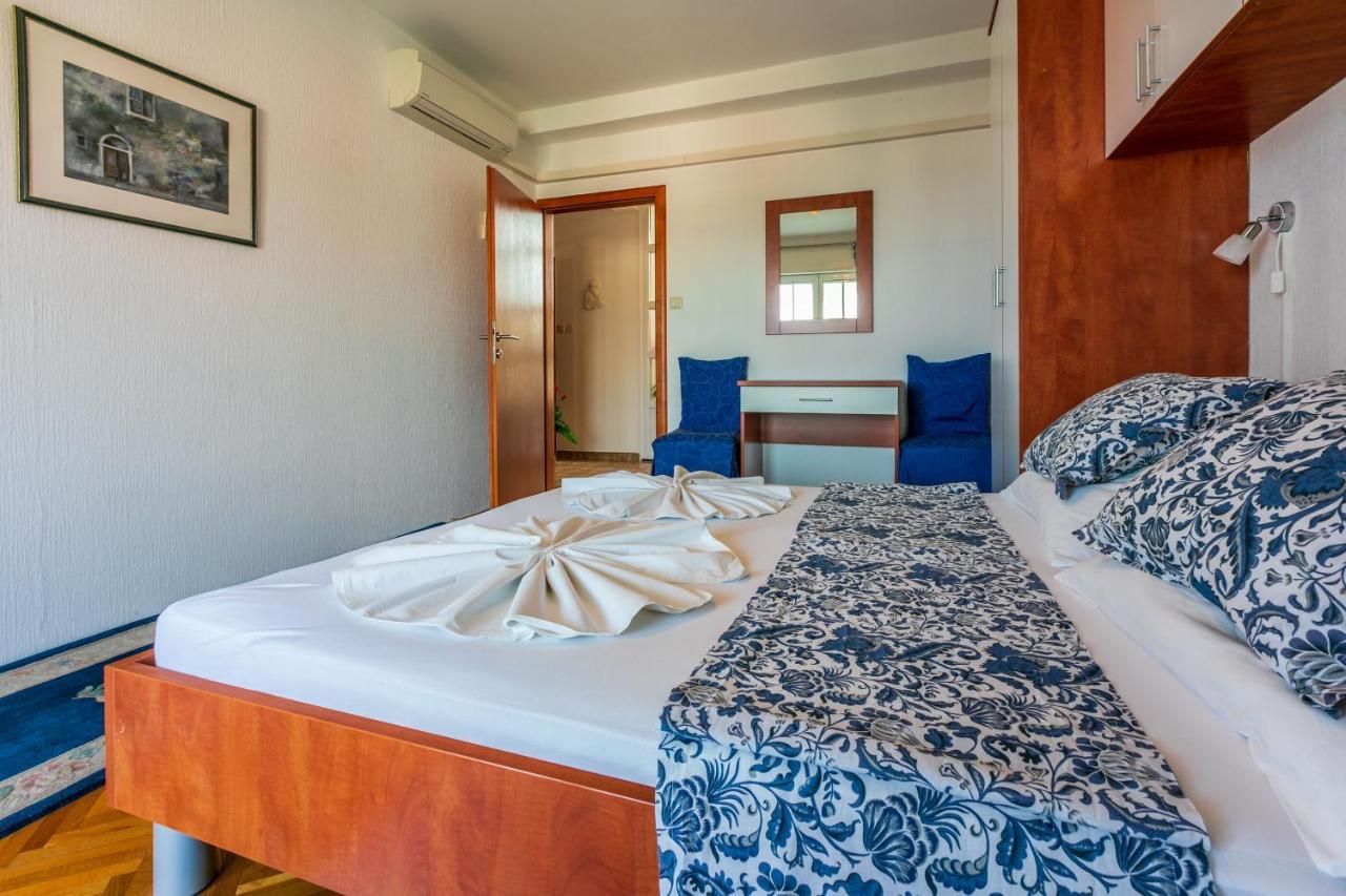 Apartments Vila Antula Banjol Ngoại thất bức ảnh