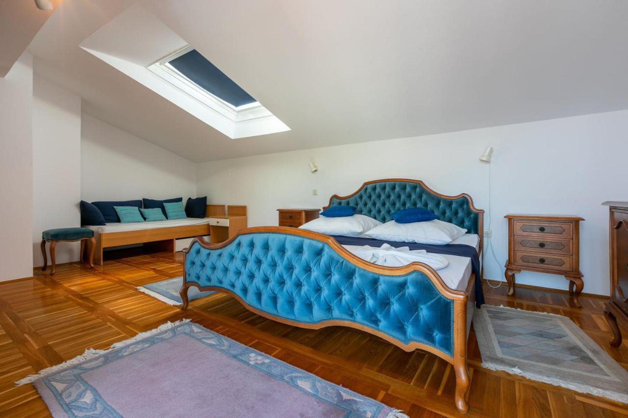 Apartments Vila Antula Banjol Ngoại thất bức ảnh