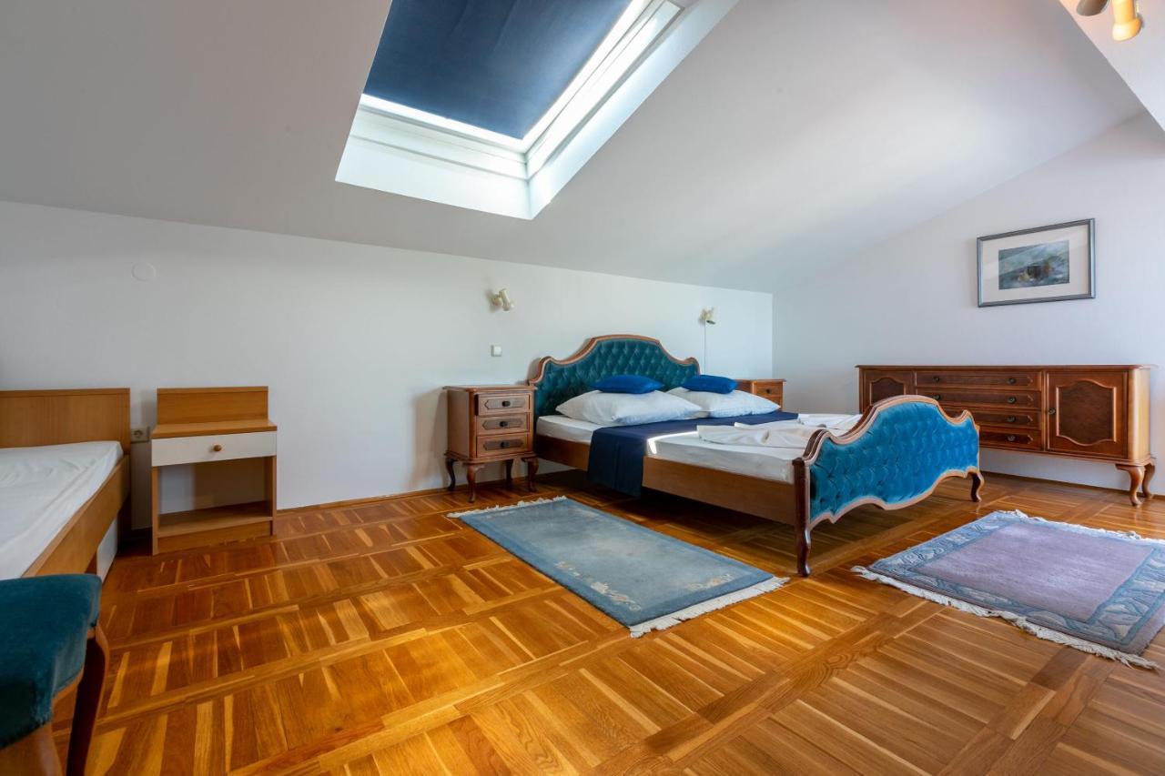 Apartments Vila Antula Banjol Ngoại thất bức ảnh
