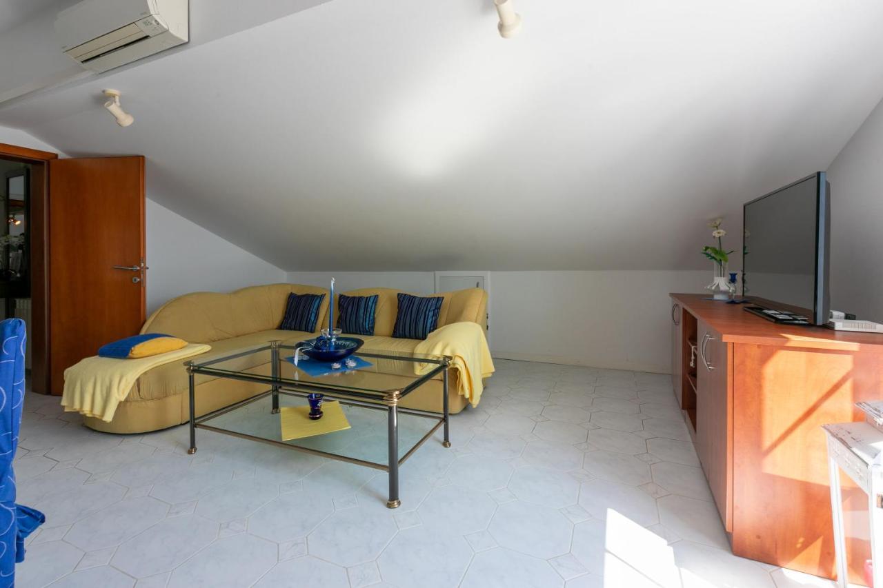 Apartments Vila Antula Banjol Ngoại thất bức ảnh