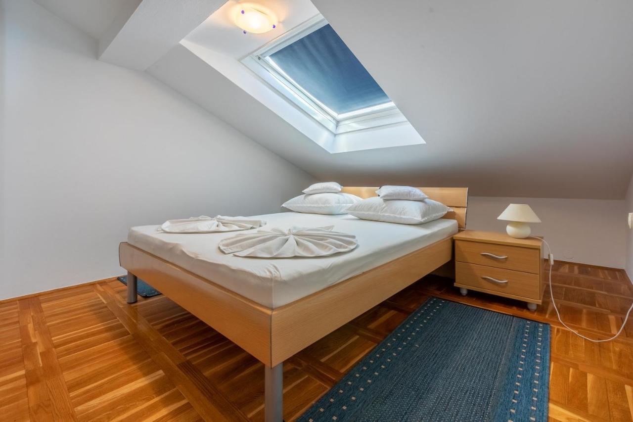 Apartments Vila Antula Banjol Ngoại thất bức ảnh