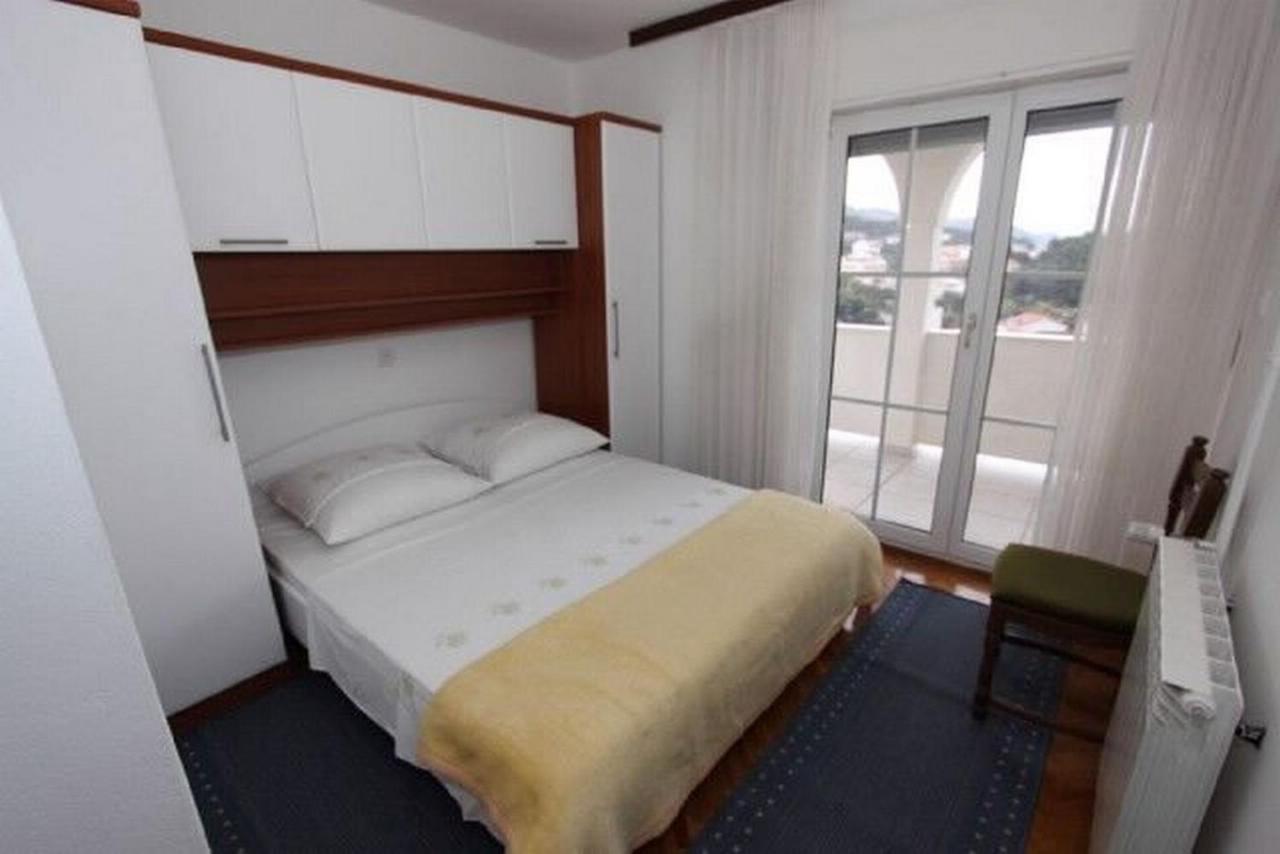 Apartments Vila Antula Banjol Ngoại thất bức ảnh